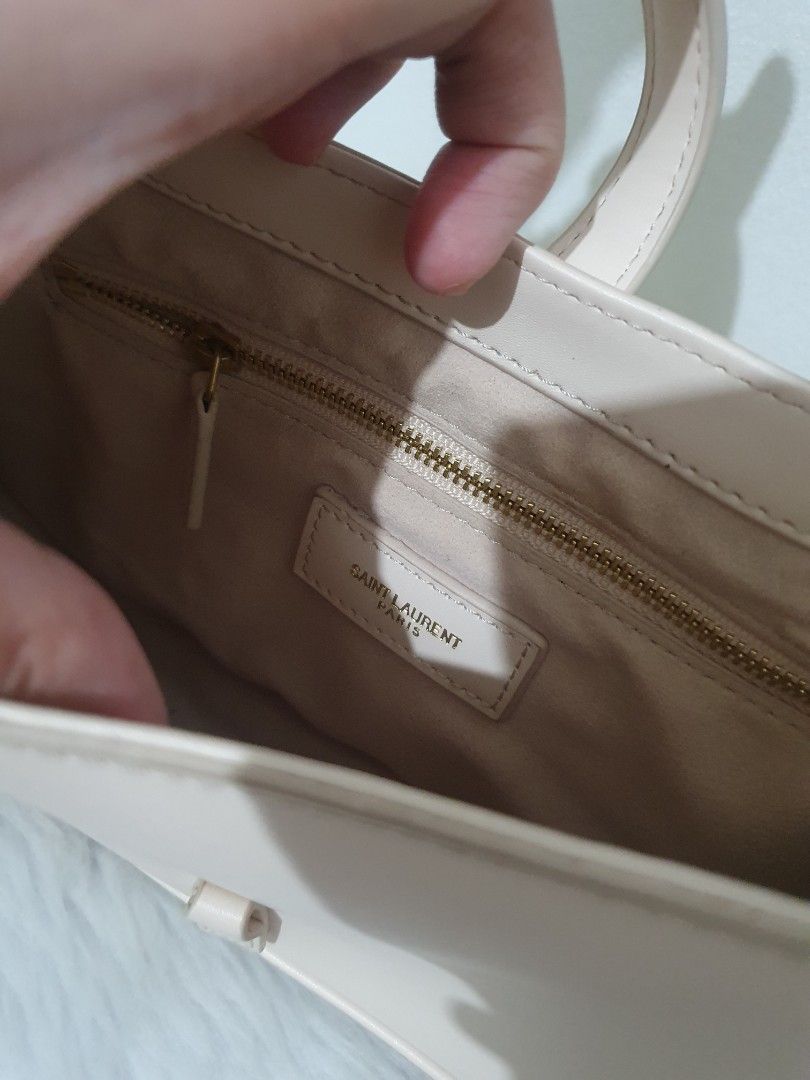 YSL HOBO SHOULDER BAG 23CM (Category: Luxury Bags & Wallets) located in San Fernando. Submitted by prelovedby.lm (Listing ID 1316546574, Image 3). Description: Korea sourced beige calfskin leather super rarefind comes with box and dustbag.
