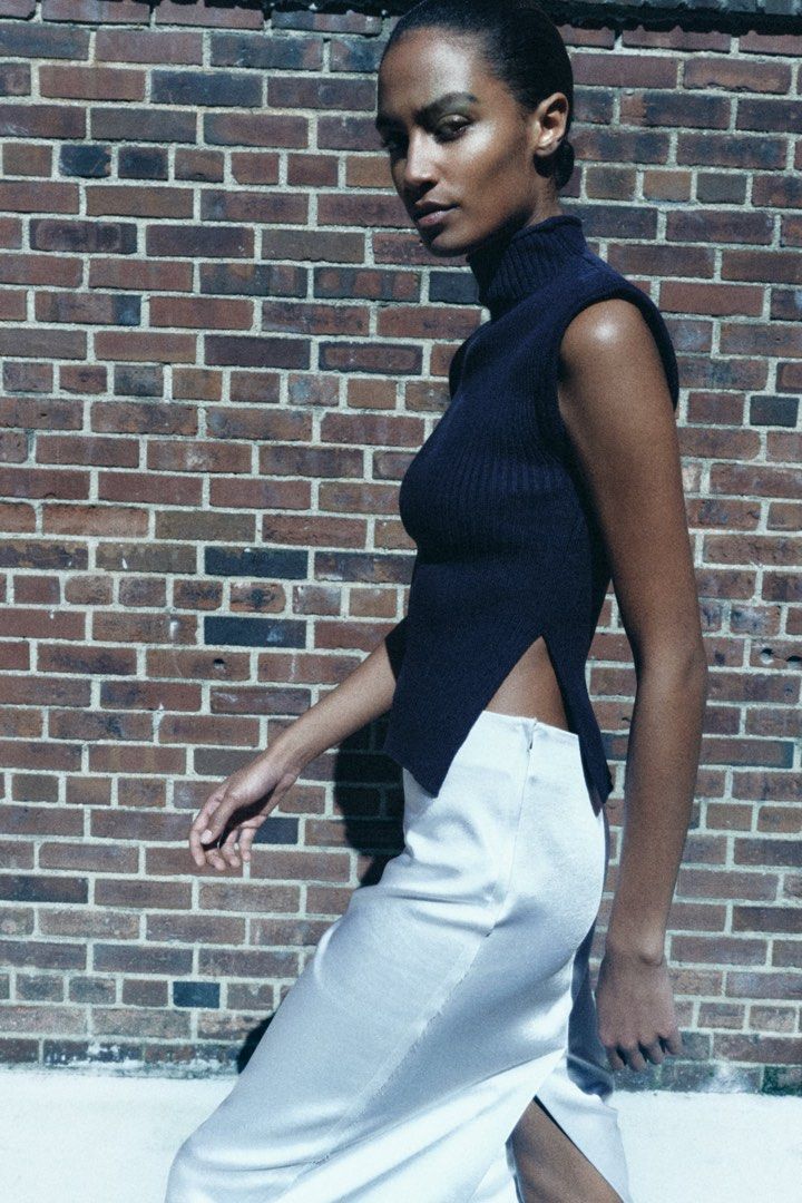 High neck sleeveless knit top top