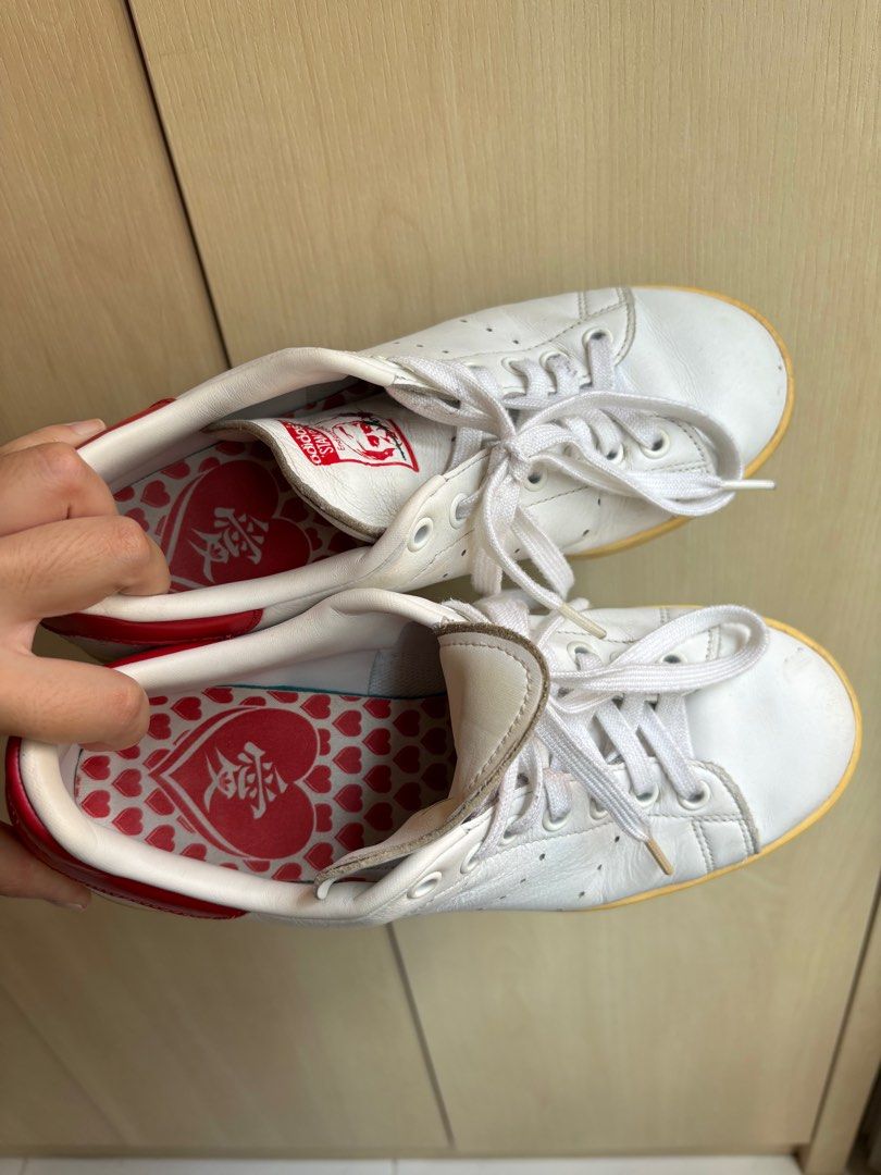 Adidas Stan Smith V Day edition