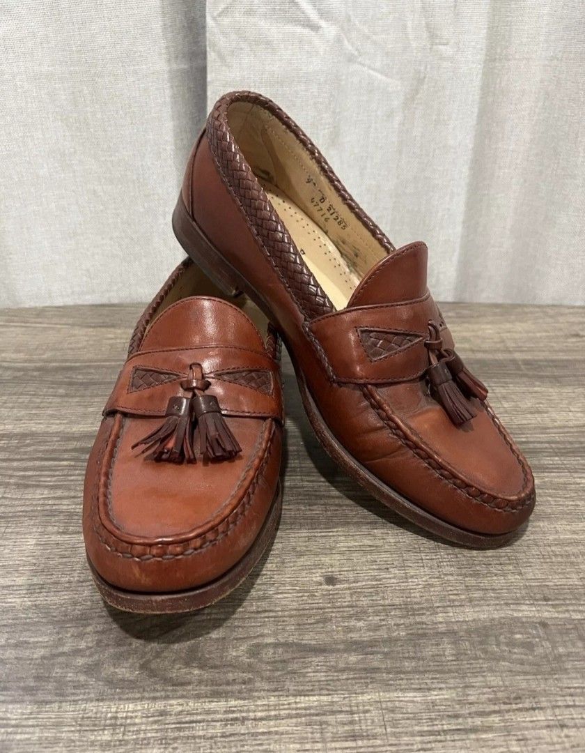 Allen Edmonds Maxfield full grain leather chilli tassel loafer. 9D Men s Fashion Footwear Dress Shoes on Carousell
