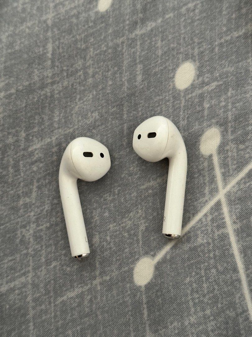 NO CASE Apple AirPods Generation 2 Earbuds Authentic
