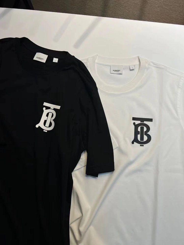 Authentic burberry big tb short-sleeved t-shirt for men and Authentic burberry big tb short-sleeved t-shirt for men and
