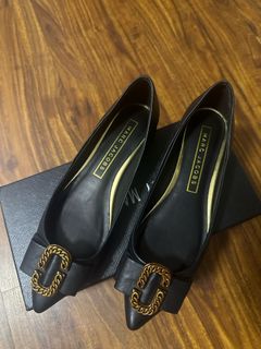 (Category: ) located in . Submitted by coco_closet (Listing ID 1316671357, Image 1). Description: .