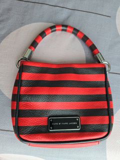 (Category: ) located in . Submitted by Pre_loved_ (Listing ID 1316699704, Image 1). Description: .