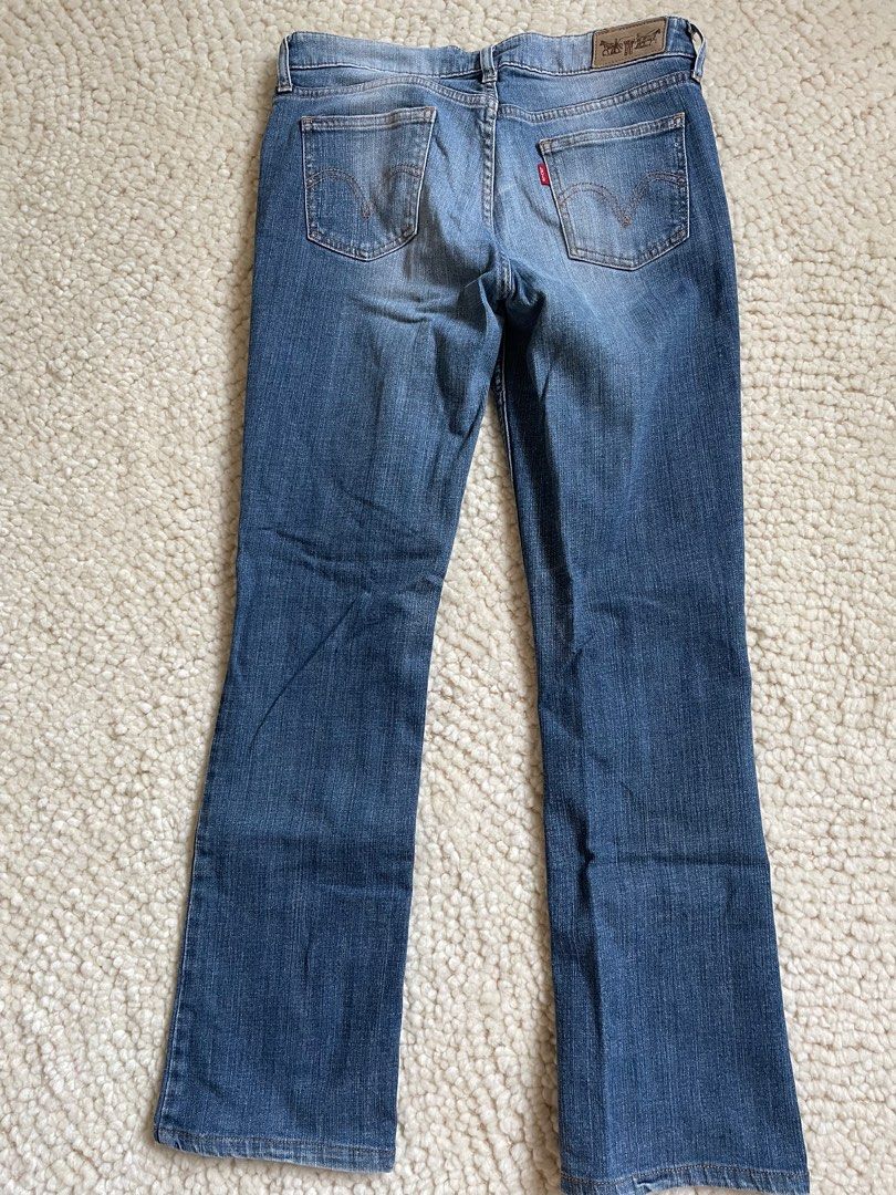 bootcut jeans (Category: Jeans & Leggings) located in Gelang Patah. Submitted by mizzruru (Listing ID 1316630183, Image 2). Description: Original levis from boutique.