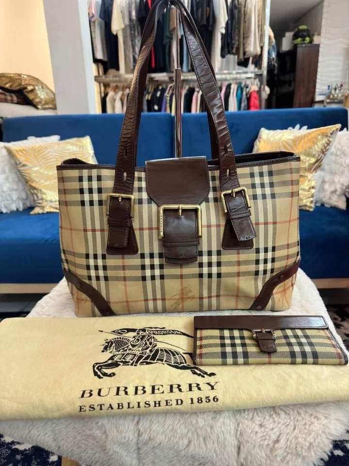 Burberry tote bag and bb long wallet legit medium to large size P13 800 sf In very good condition W orig dust bag Luxury Bags Wallets on Carousell