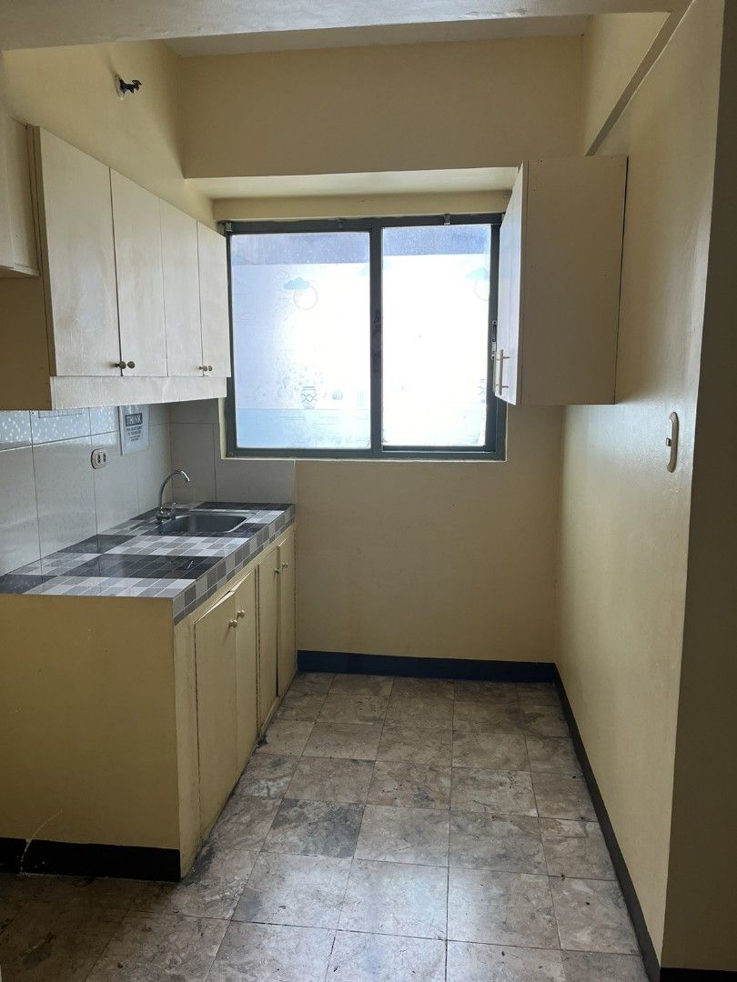 Burgurdy corner unit furnished (Category: Apartments & Condos) located in Makati City. Submitted by tuffbrat (Listing ID 1316664525, Image 3). Description: 46.45 sqm Corner unit 3 big windows, very windy, one bedroom, one big Sala, kitchen.