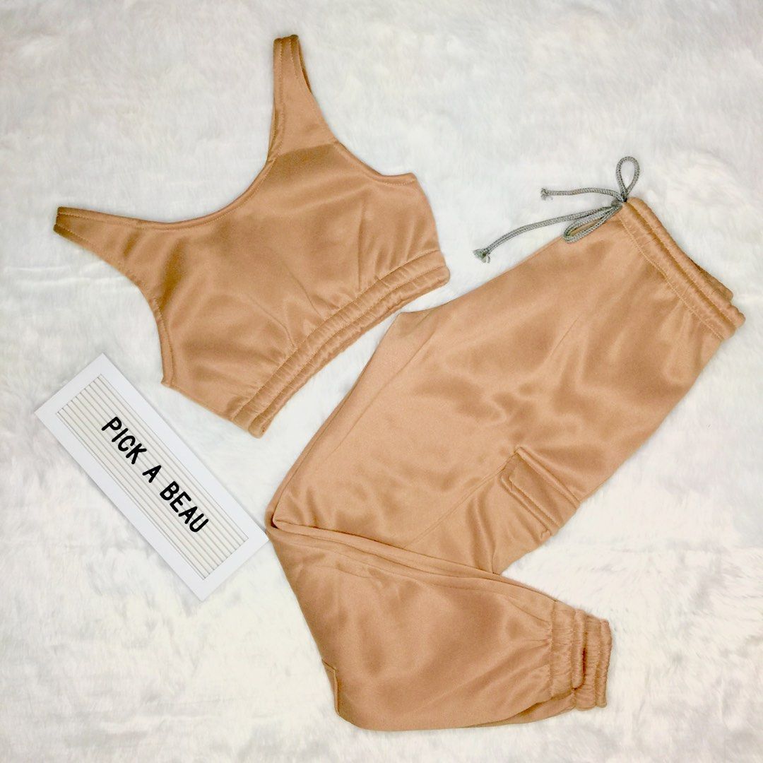 Cargo Coordinates (Category: Sets or Coordinates) located in Las Pinas. Submitted by jasminhernandez (Listing ID 1316628508, Image 3). Description: 🐾 Cargo Coordinates - ₱99.00 only! recommended for: •small to semi-med body frames •5'4" and below Meet-up: Red Ribbon, Pamplona Dos, Las Piñas Delivery: Via Grab Express, Lalamove, Angkas, Joyride, Toktok.