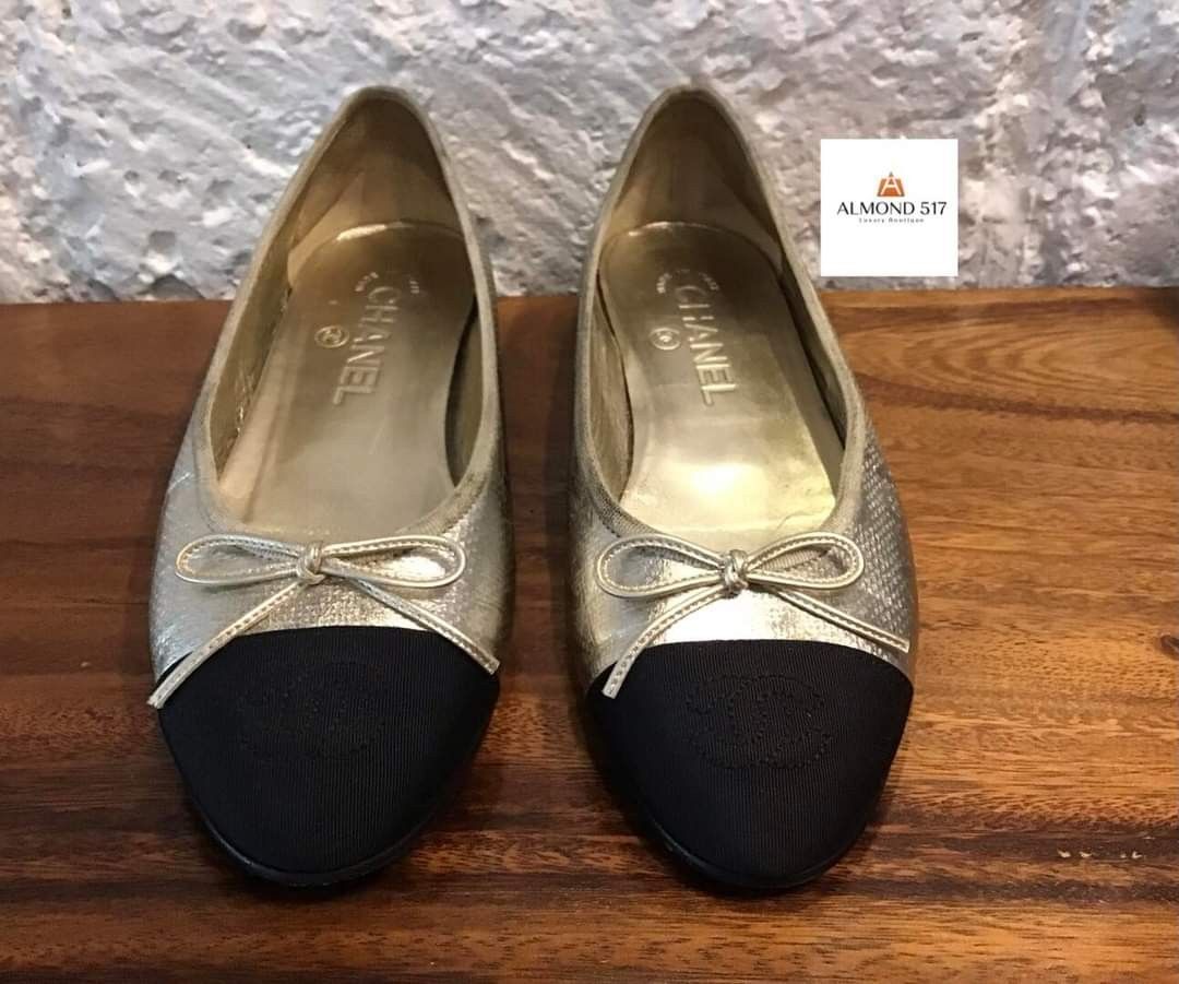Chanel Ballerina Flats Size 36.5 (Category: Flats & Sandals) located in Dasmarinas. Submitted by reimac_almond517 (Listing ID 1316694264, Image 1). Description: 📣AVAILABLE IN SHOP📣 ✨ INCLUSION: NONE Php22,000xx 📩DM us for more detailed photos ✅ OFFERS LAYAWAY ✅ ACCEPTS CONSIGNMENT 📍 This item is also available for viewing at 2nd Floor , Serendra Retail McKinley Parkway Bonifacio Global City Taguig City 🛍️OPENS DAILY #almond517luxury ⚠️Discla