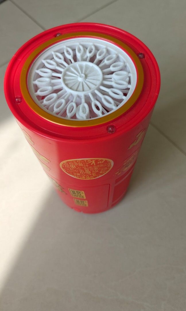 Children bubble play (Category: Kids Toys) located in Singapore. Submitted by everbb910 (Listing ID 1316632477, Image 1). Description: Battery driven automatic bubble generator..
