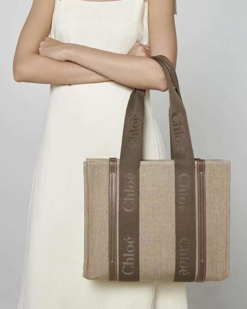 【Chloe】WOODY MEDIUM TOTE◆CHC23AS383L17 Medium Woody Tote Bag | Classic Design for Effortless Style
