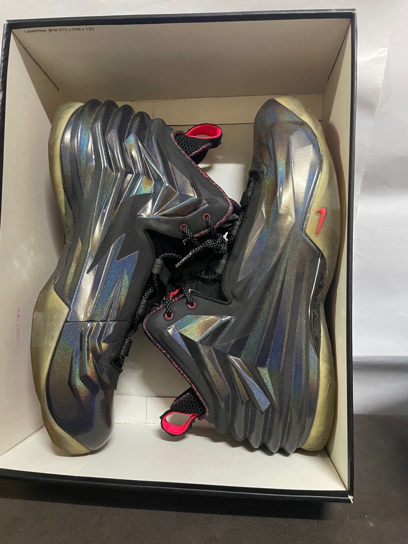 Chuck posite (Category: Sneakers) located in Singapore. Submitted by max88880 (Listing ID 1316639904, Image 4). Description: Chuck Posite Limited edition UK 14 EU 48 shoe sole need to glue only.
