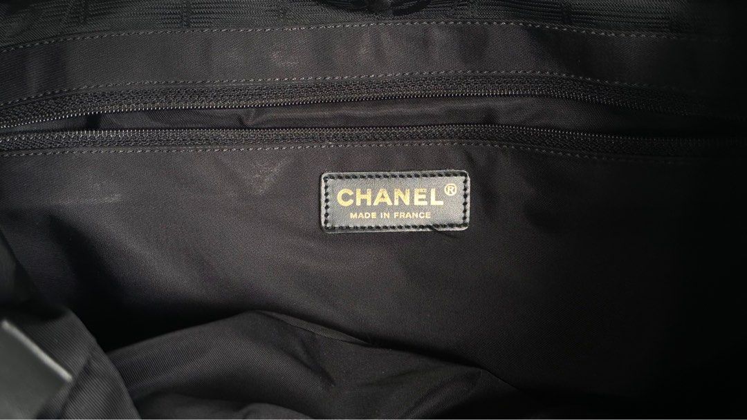 Classic Chanel Nylon Tote (Category: Luxury Bags & Wallets) located in Quezon City. Submitted by chicharu12 (Listing ID 1316673699, Image 2). Description: With provided dust bag and cards.