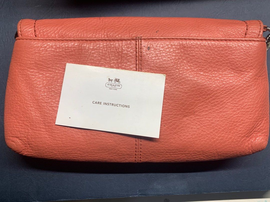 Coach Campbell Coral Wristlet (Category: Luxury Bags & Wallets) located in Las Pinas. Submitted by carou98933 (Listing ID 1316750925, Image 2). Description: Original Coach Campbell Wristlet.