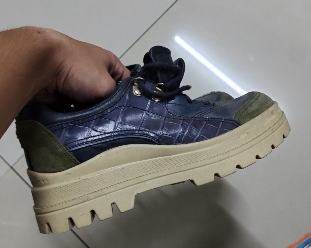 Fratelli Rossetti Shoes (Category: Sneakers) located in San Juan City. Submitted by likejimihendrix (Listing ID 1316740227, Image 2). Description: Bought in Europe! Size 37.5 womens RFS: not used anymore, a bit dirty but can still be cleaned.