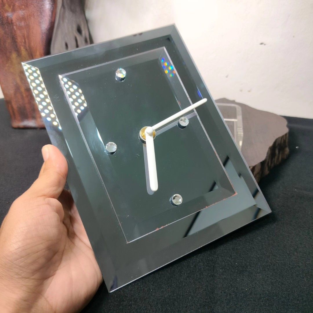JAPAN GLASS TABLE CLOCK (Category: Clocks) located in Baao. Submitted by all.things.japan (Listing ID 1316622543, Image 1). Description: JAPAN GLASS TABLE CLOCK ✅ In excellent condition ✅ Brand New with Box and original packaging ✅ Japan Surplus ✅ Mechanism is working well, tested for a time prior to posting. ✅ Durable and high quality P650.00 Add Sf Dimensions: 6.0 (W) x 8.0 inches (H) MOP: GCash/PNB/LBP/Palawanpay Item ships a day after pymt th