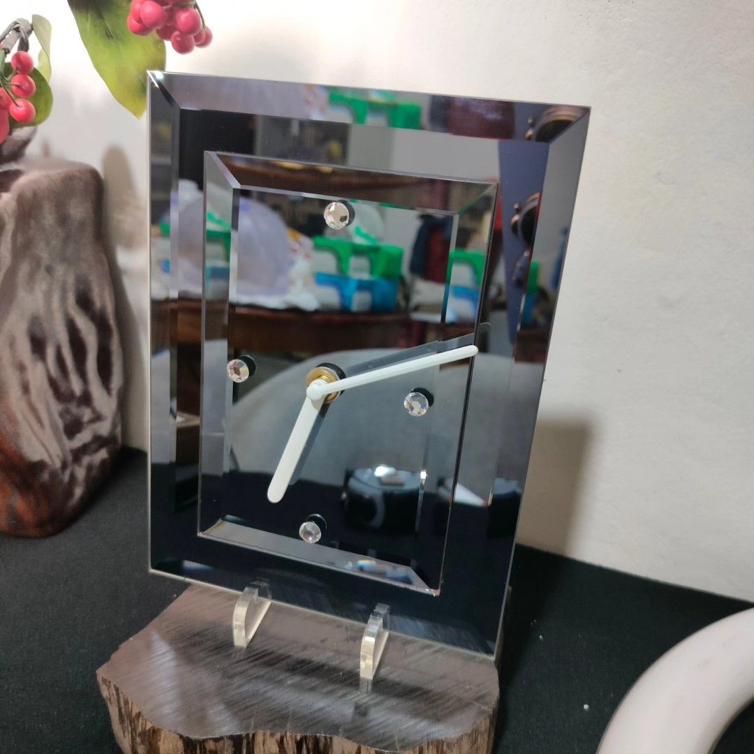JAPAN GLASS TABLE CLOCK (Category: Clocks) located in Baao. Submitted by all.things.japan (Listing ID 1316622543, Image 2). Description: JAPAN GLASS TABLE CLOCK ✅ In excellent condition ✅ Brand New with Box and original packaging ✅ Japan Surplus ✅ Mechanism is working well, tested for a time prior to posting. ✅ Durable and high quality P650.00 Add Sf Dimensions: 6.0 (W) x 8.0 inches (H) MOP: GCash/PNB/LBP/Palawanpay Item ships a day after pymt th