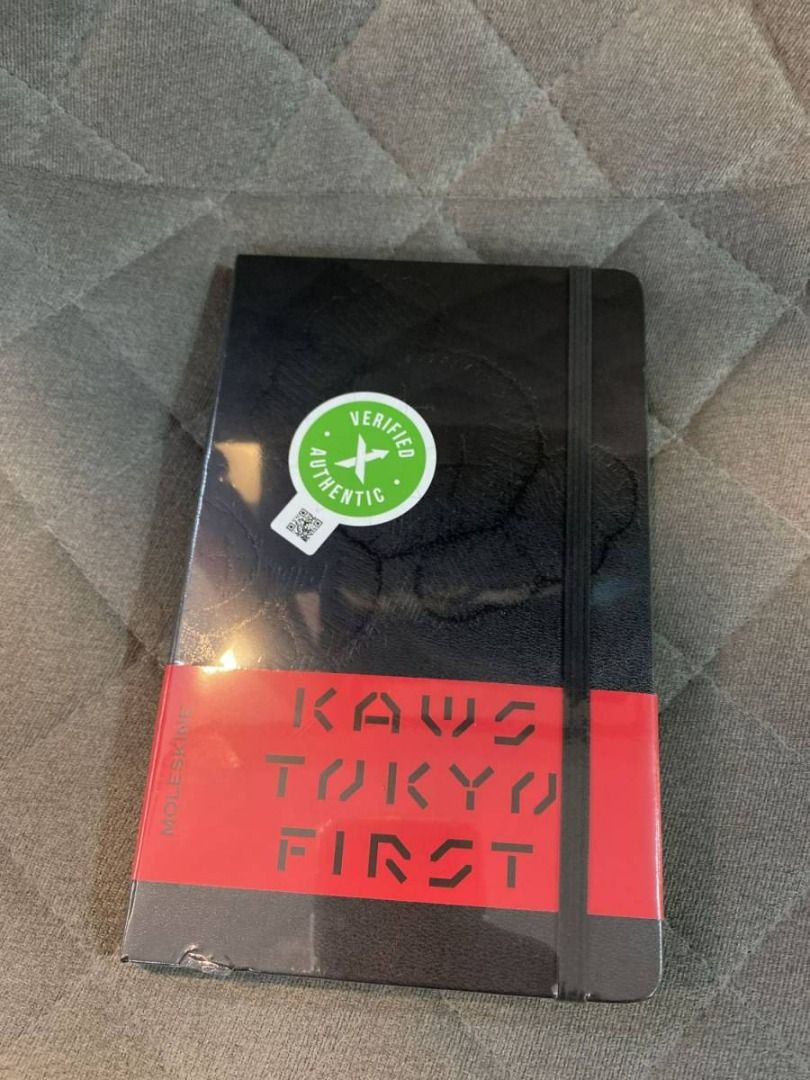 Moleskine Custom Edition for KAWS モレスキン KAWS x Moleskine Tokyo First Custom Edition Journal Notebook