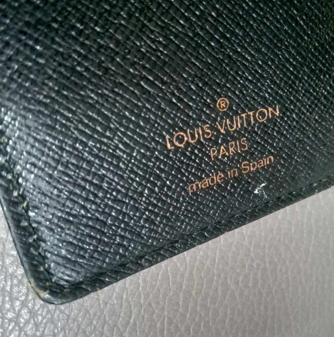 Louis Vuitton Epi Black Agenda PM (Category: Luxury Bags & Wallets) located in Taguig. Submitted by esa.agustin (Listing ID 1316682715, Image 3). Description: Original Louis Vuitton Epi Agenda PM black. Made in Spain..