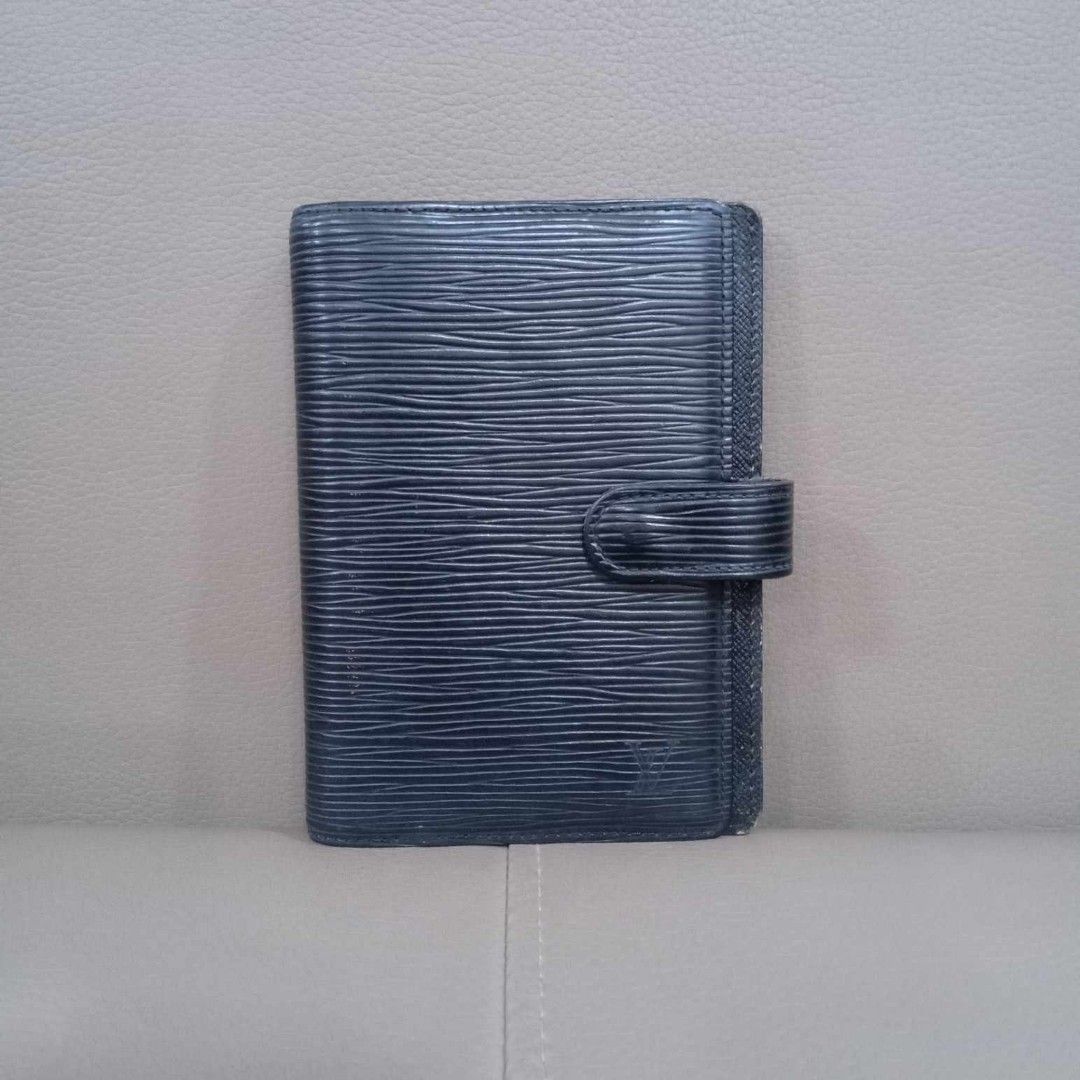 Louis Vuitton Epi Black Agenda PM (Category: Luxury Bags & Wallets) located in Taguig. Submitted by esa.agustin (Listing ID 1316682715, Image 1). Description: Original Louis Vuitton Epi Agenda PM black. Made in Spain..