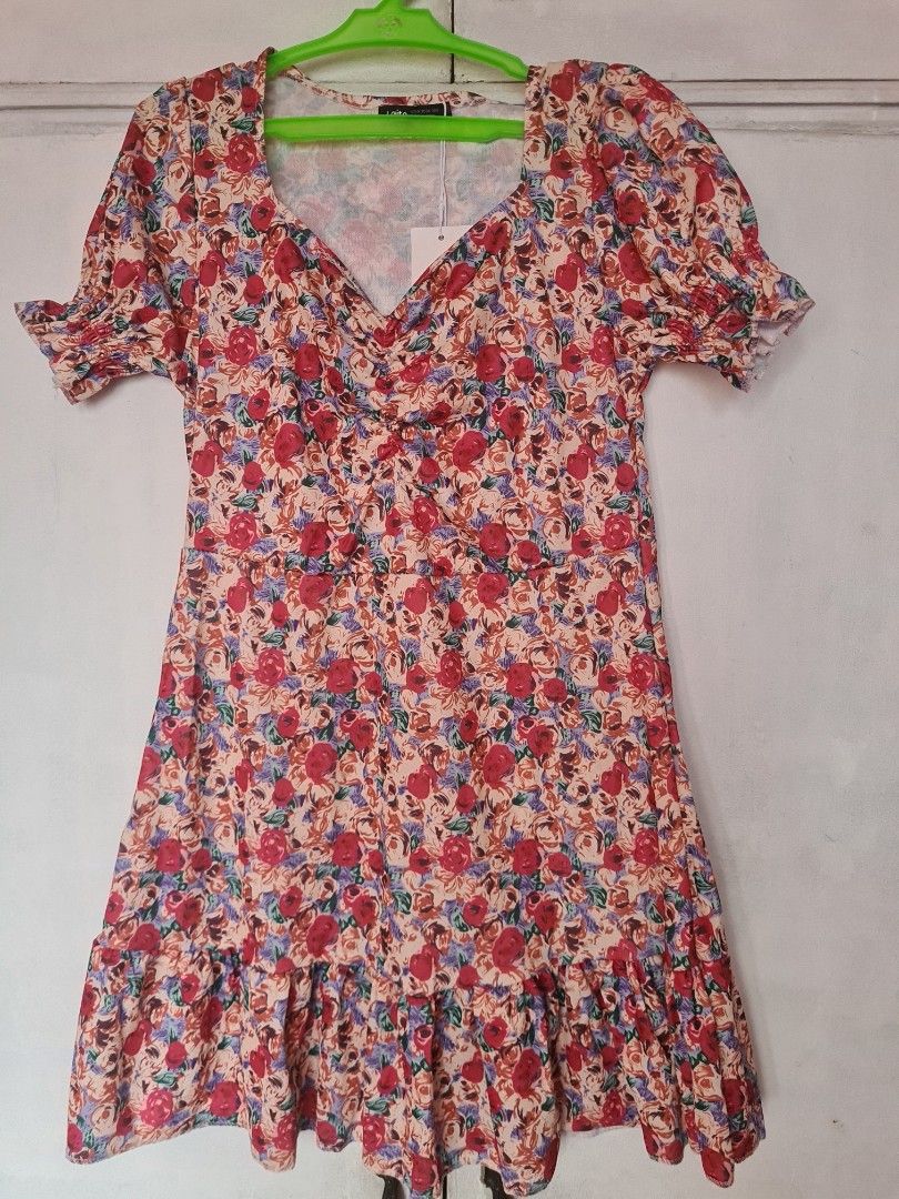 Lovito floral mini dress (Category: Dresses) located in Imus. Submitted by hellobias (Listing ID 1316682044, Image 2). Description: this dress never used has tag but no zip plastic but will provide plastic cover if you order this dress..