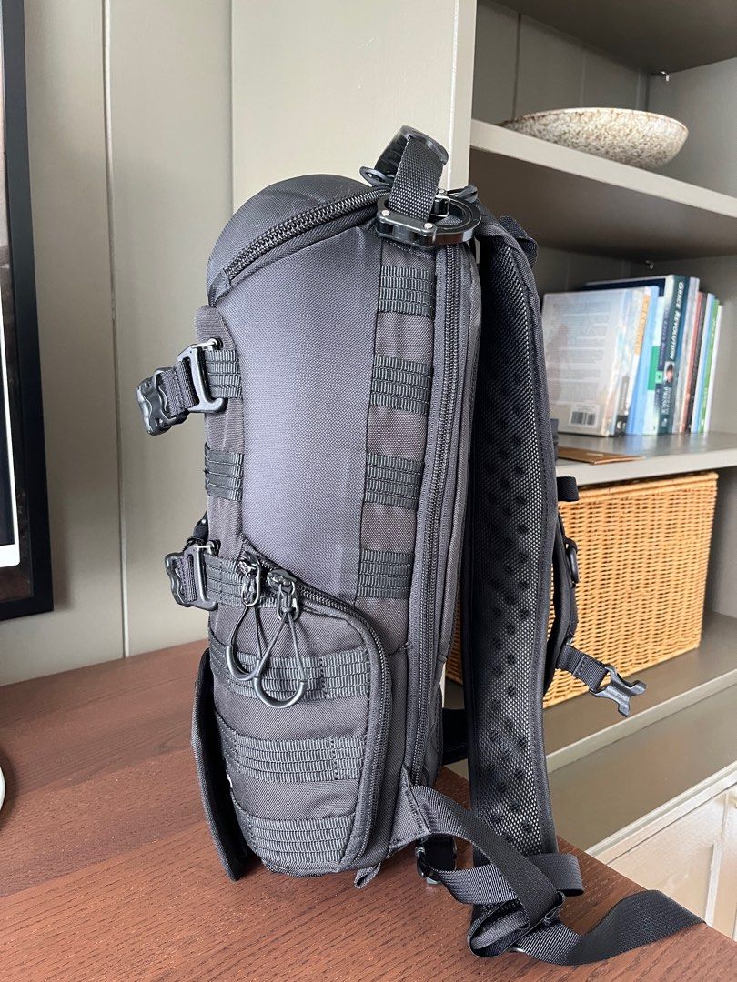 Lowepro tactic 250 top