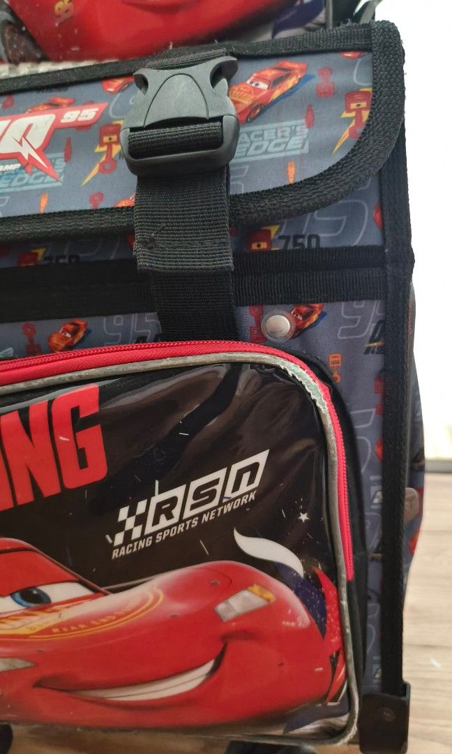 Mcqueen Stroller Bag (Category: Strollers) located in Santa Rosa. Submitted by mitchy_witchy (Listing ID 1316676193, Image 3). Description: Stroller Bag for Boy Please see picture for sign of usage Issue : yung handle nya nag stock na with rain cover smooth pa yung gulong.