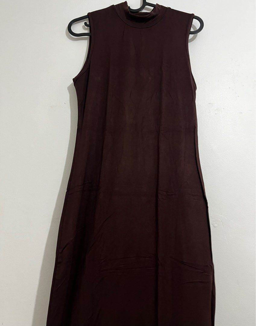 mock neck fitted dress (Category: Dresses) located in Makati City. Submitted by declutterwitheway (Listing ID 1316683026, Image 1). Description: used once only, bought from shein this is a body hugging dress, thick fabric and color is chocolate brown! size is medium but will fit from Small to Semi-Large since its stretchable Pls dm for when worn :) .