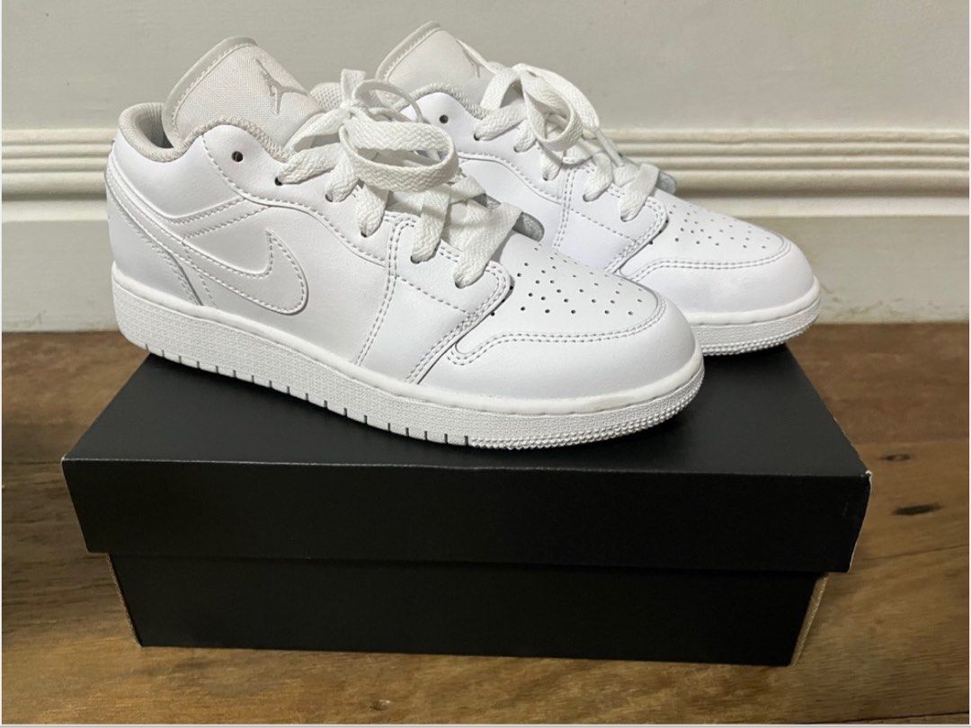Nike Air Jordan 1 Low (Category: Sneakers) located in Quezon City. Submitted by ctmcky (Listing ID 1316732792, Image 1). Description: Air Jordan 1 Low Triple White Size 5Y (23.5cm, 6.5W/5M) Used once only I bought this from a personal shopper in Japan Rfs: Decluttering .