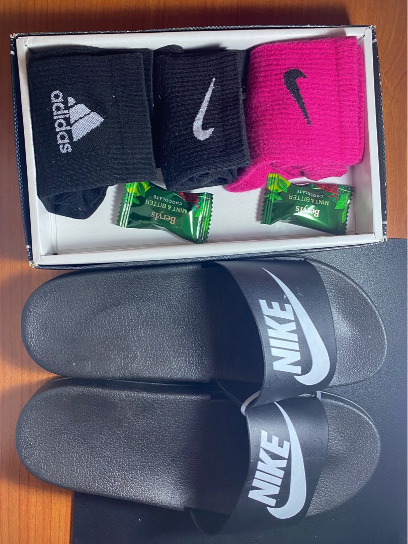 Nike slippers with socks store