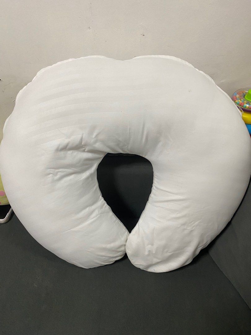 Nursing pillow with free 1 cover (Category: Breastfeeding & Bottle Feeding) located in Marikina City. Submitted by loca. (Listing ID 1316807443, Image 1). Description: .