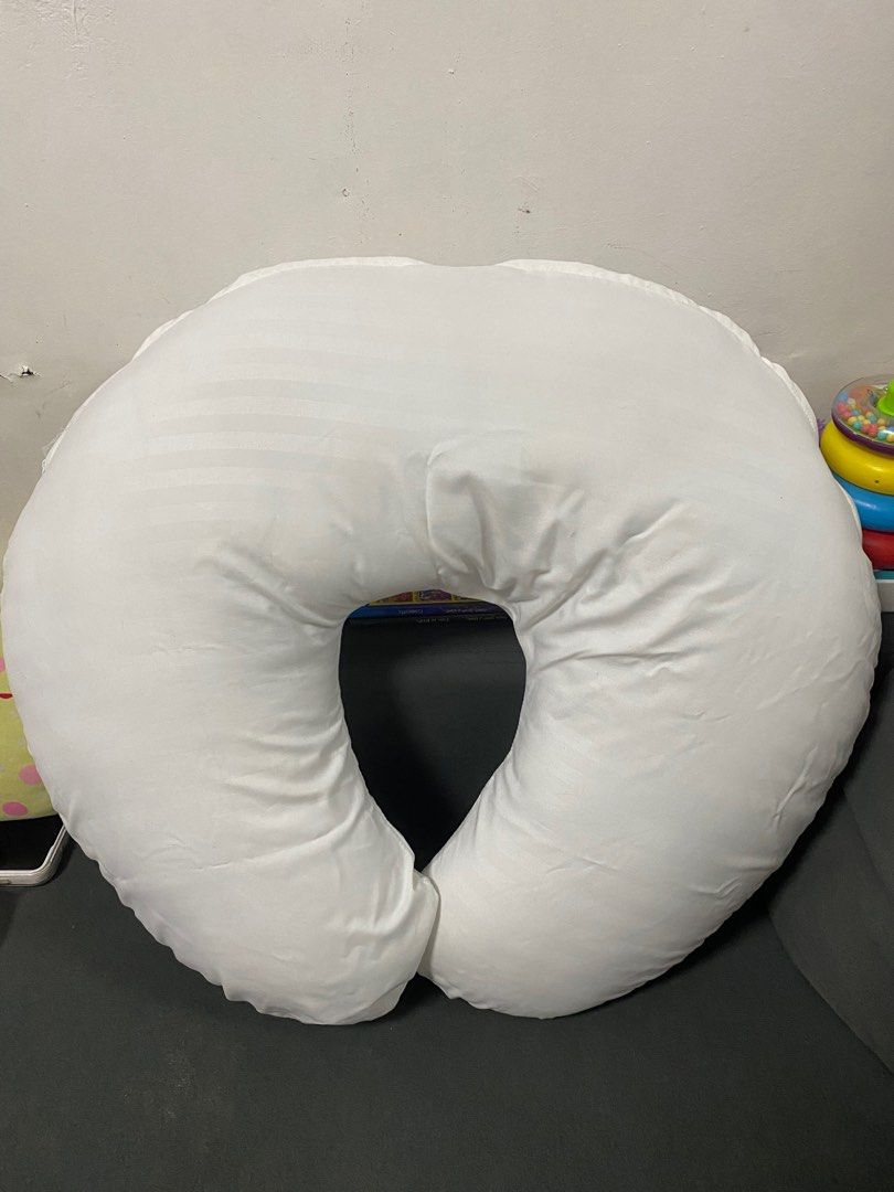 Nursing pillow with free 1 cover (Category: Breastfeeding & Bottle Feeding) located in Marikina City. Submitted by loca. (Listing ID 1316807443, Image 2). Description: .