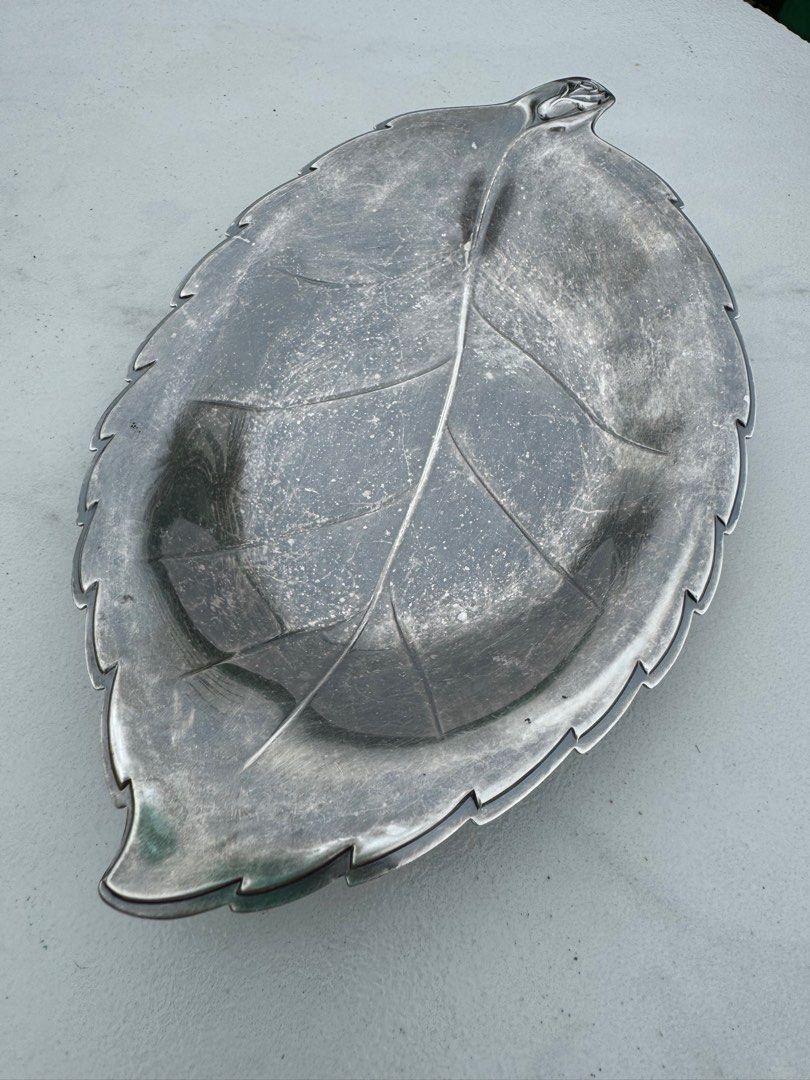One piece leaf shape silver tray (Category: Coffee & Tea Tableware) located in Davao. Submitted by parteawares2 (Listing ID 1316631444, Image 2). Description: One piece silver EPNS leaf shape tray needs polishing made in England .