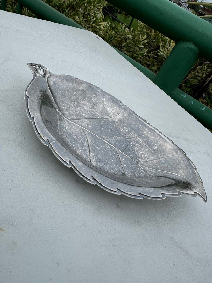 One piece leaf shape silver tray (Category: Coffee & Tea Tableware) located in Davao. Submitted by parteawares2 (Listing ID 1316631444, Image 3). Description: One piece silver EPNS leaf shape tray needs polishing made in England .