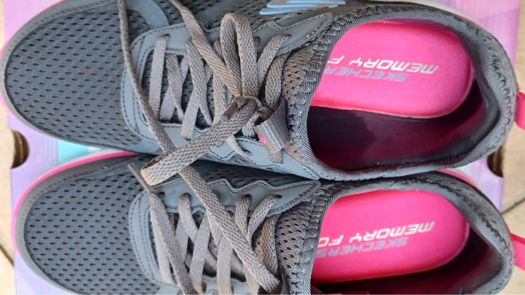 Sketchers Women's Memory Foam, Free Classics, Women's Fashion