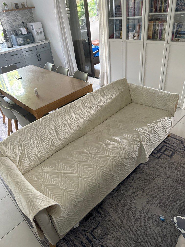 Sofa (Category: Sofas) located in Shah Alam. Submitted by mawardiphoto (Listing ID 1316633045, Image 3). Description: .