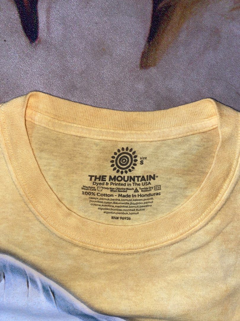 The Mountain (Category: Tshirts & Polo Shirts) located in Bayan Lepas. Submitted by zzaini_ (Listing ID 1316632263, Image 3). Description: Pit - 18.5/19 Labuh - 29 Condition 9/10.
