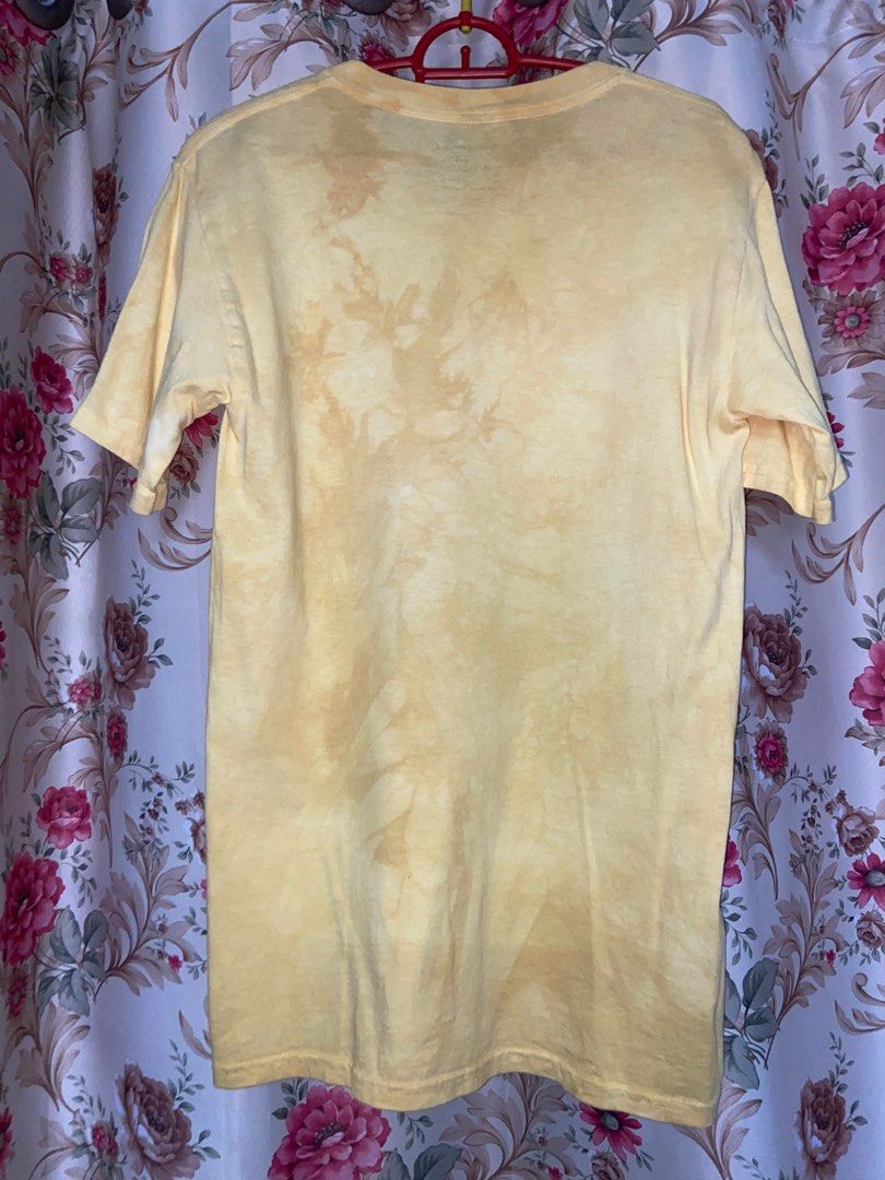 The Mountain (Category: Tshirts & Polo Shirts) located in Bayan Lepas. Submitted by zzaini_ (Listing ID 1316632263, Image 2). Description: Pit - 18.5/19 Labuh - 29 Condition 9/10.