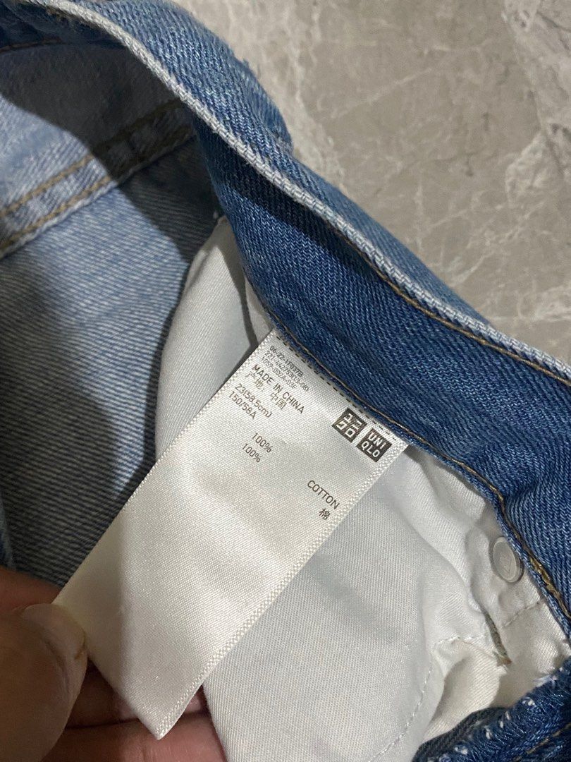 Uniqlo Wide Cropped Jeans (Category: Jeans) located in Batac City. Submitted by danielleqmd (Listing ID 1316759195, Image 3). Description: Uniqlo Wide Cropped Jeans Size 23 (Uniqlo size) but fits up to 27-28 No stains, no tears, no alterations Carefully used Negotiable if you buy another item on sale.