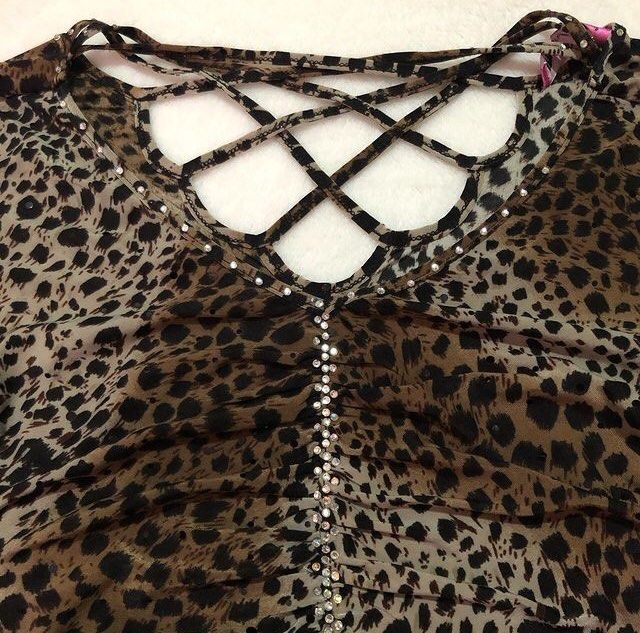Y2k leopard rhinestone top (Category: Longsleeves) located in Limay. Submitted by 2000sbae (Listing ID 1316697483, Image 3). Description: Size: Semi-L • stretchy and body hugging .