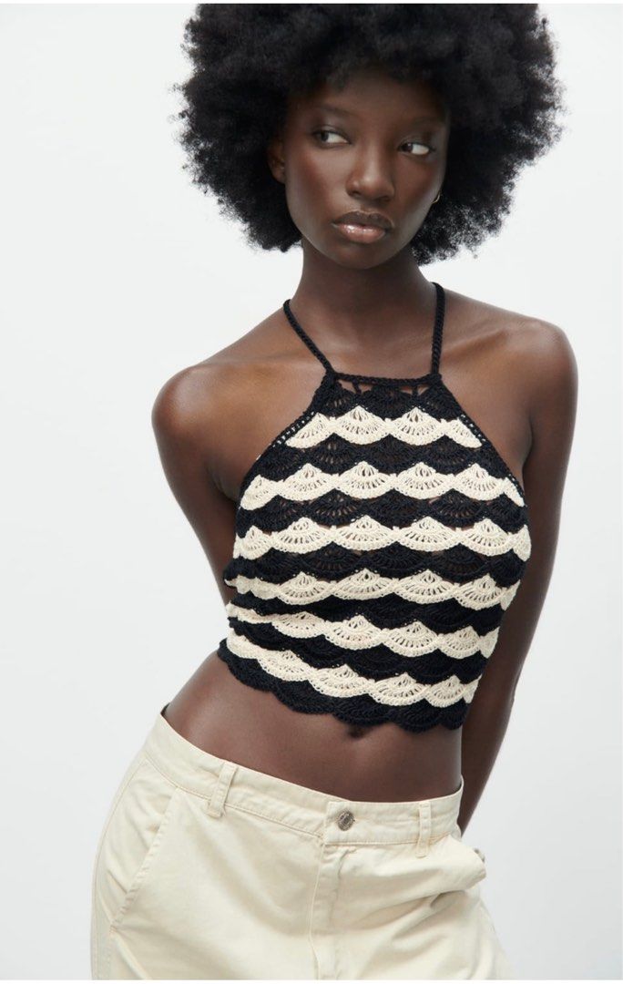 zara crochet halter top cropped top （分類：背心）位於 Hong Kong。 由 vanvan05 提交（商品編號 1316756018，圖片 1）。簡介： Op: hkd 299 New with tag Size: S Good for summer 可自行調節鬆緊及長度 圖7為網紅穿著同款上衣。
