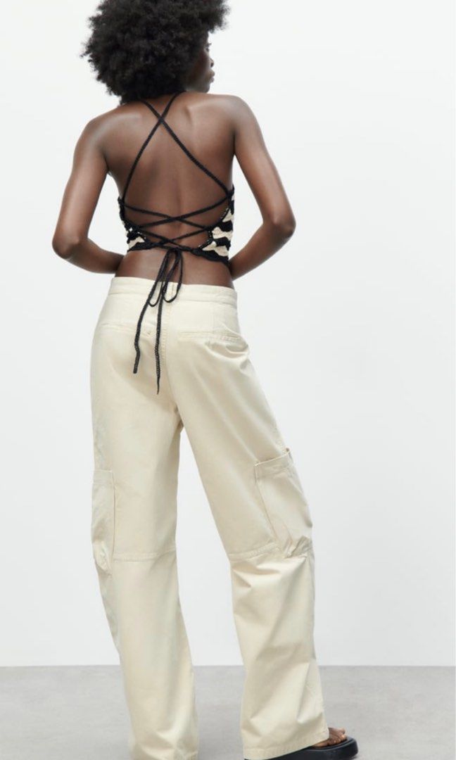 zara crochet halter top cropped top （分類：背心）位於 Hong Kong。 由 vanvan05 提交（商品編號 1316756018，圖片 2）。簡介： Op: hkd 299 New with tag Size: S Good for summer 可自行調節鬆緊及長度 圖7為網紅穿著同款上衣。