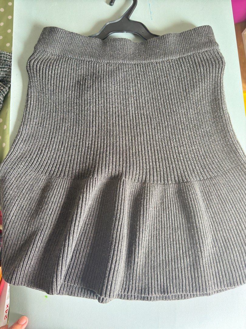 Zara Knit Skirt (Category: Skirts) located in Mandaluyong City. Submitted by jdlreal (Listing ID 1316681747, Image 3). Description: This is a thick knitted skirt, really pretty. Used once. 🙂.