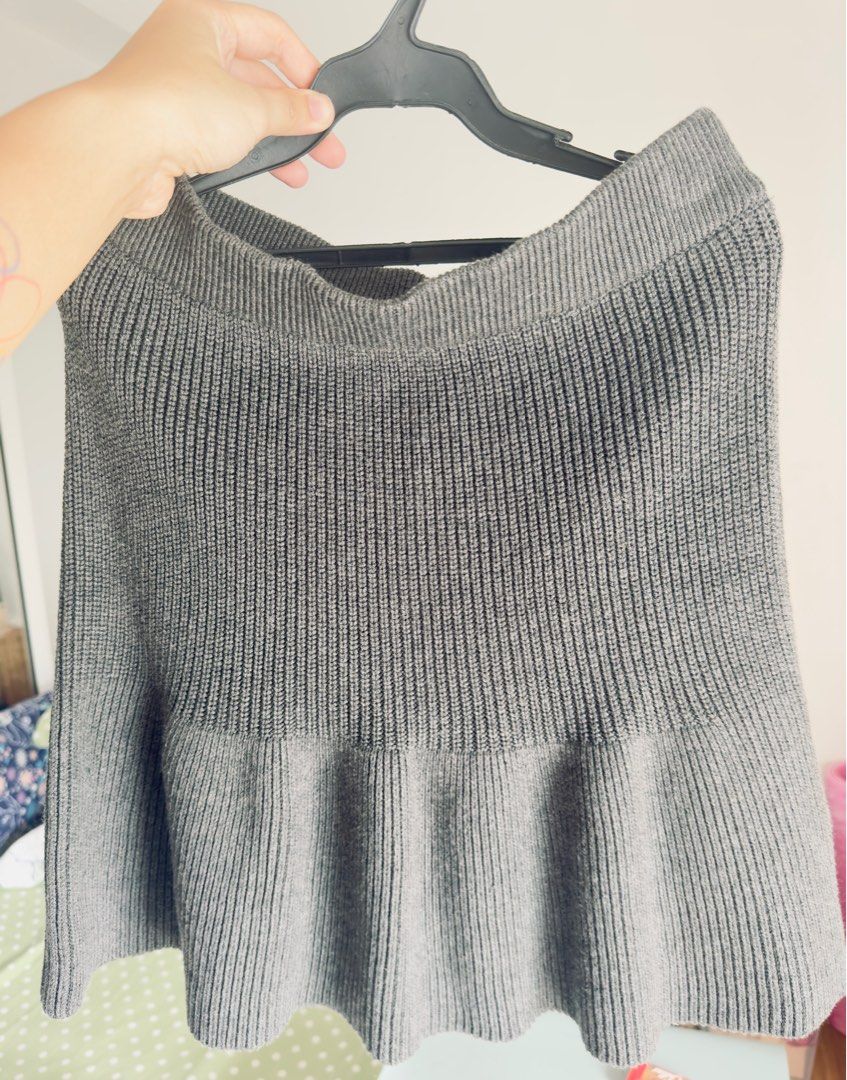 Zara Knit Skirt (Category: Skirts) located in Mandaluyong City. Submitted by jdlreal (Listing ID 1316681747, Image 2). Description: This is a thick knitted skirt, really pretty. Used once. 🙂.
