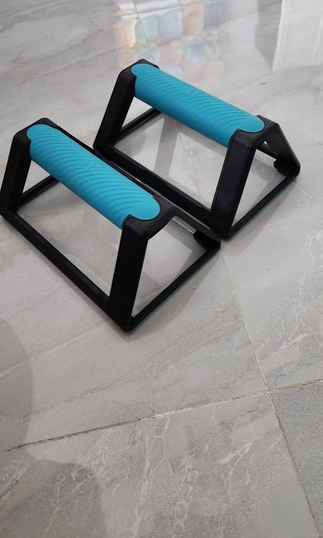 3kg weights and Decathlon push up bars