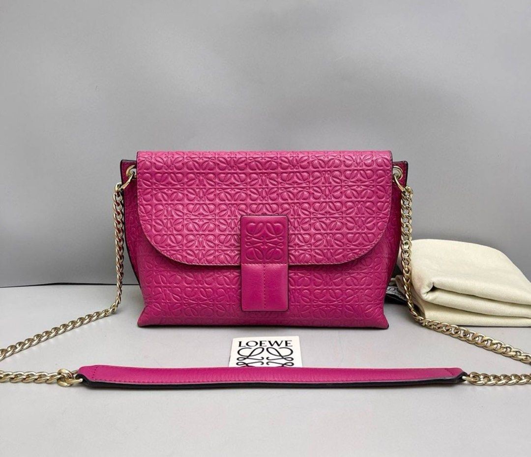 Loewe avenue bag clearance