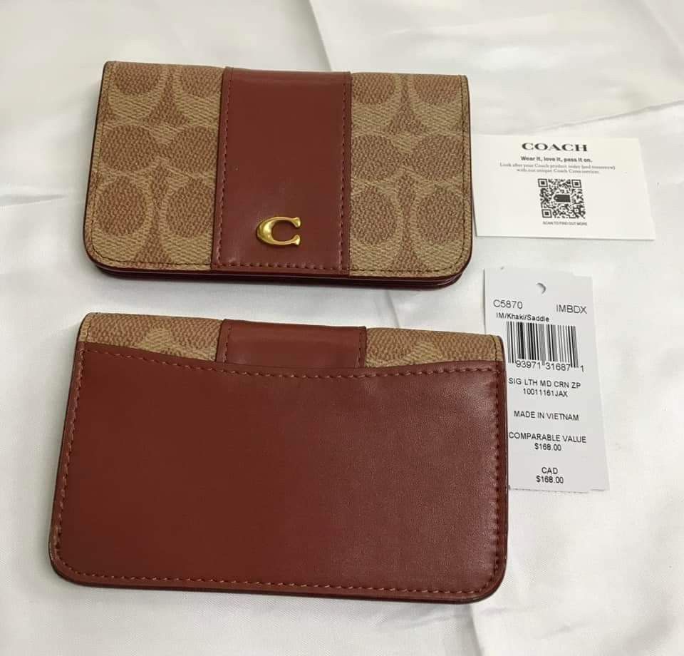 🍀 CCH Slim Bifold Wallet (Category: Luxury Bags & Wallets) located in Manila. Submitted by shan_kenz (Listing ID 1316834503, Image 2). Description: 🍀 CCH Slim Bifold Wallet ▪️ 5"(L) x 3"(H) x 1"(H) 💰P1,400 ▪️Actual photo ▪️Plus SF.
