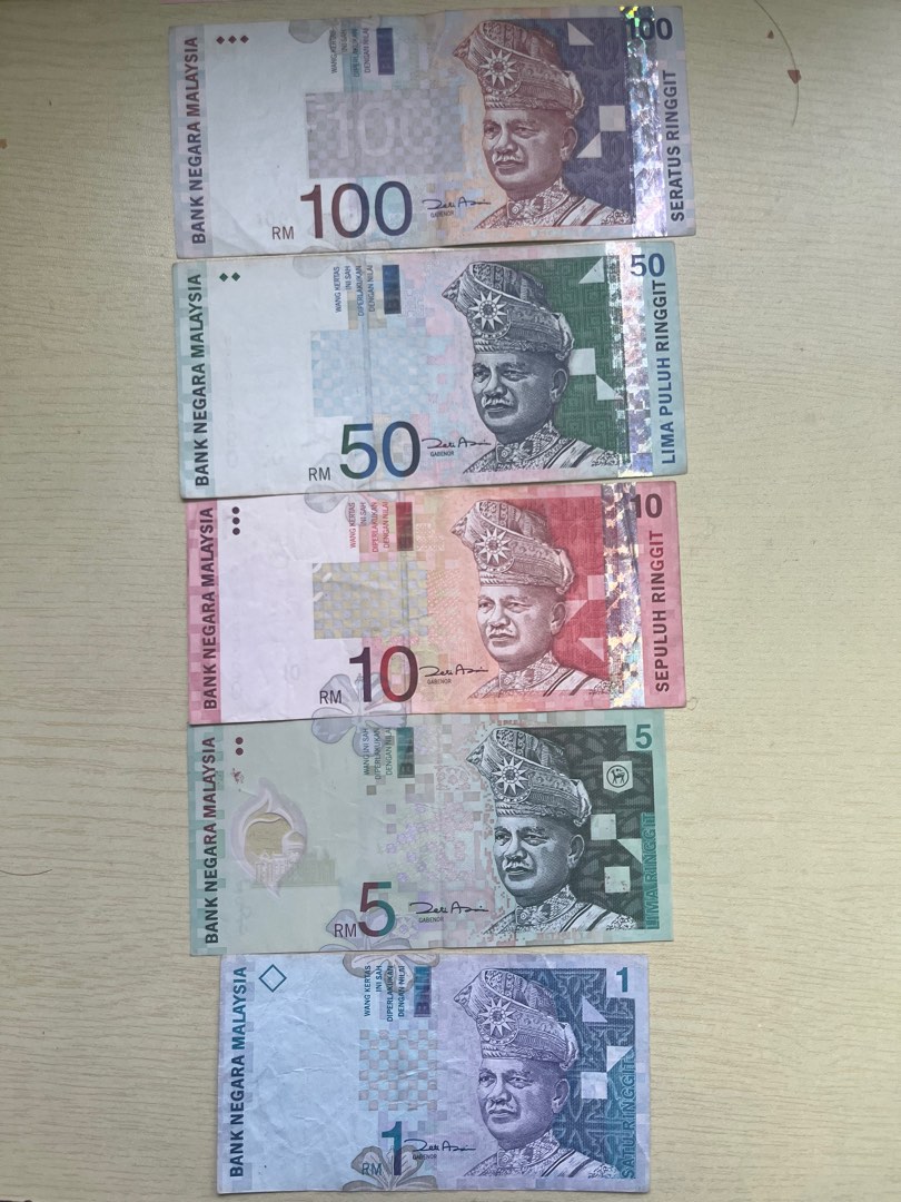 A complete set of Malaysia's 11th series banknotes with 