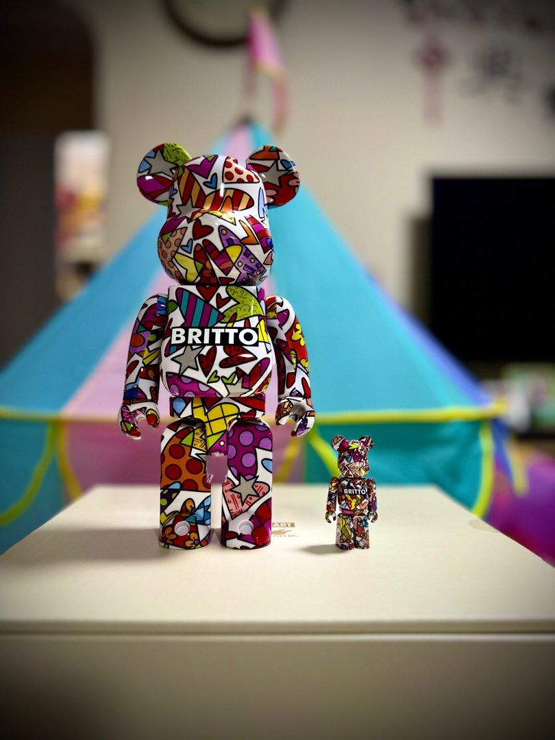BEARBRICK ROMERO BRITTO HEART 400% & 100%, Hobbies & Toys, Toys 