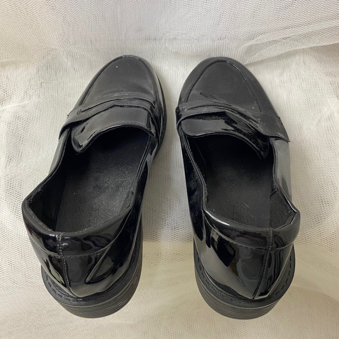 Black Shoes (Category: Loafers) located in Pasig City. Submitted by peritph (Listing ID 1316931334, Image 3). Description: .